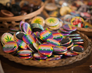 free nimbin badge*